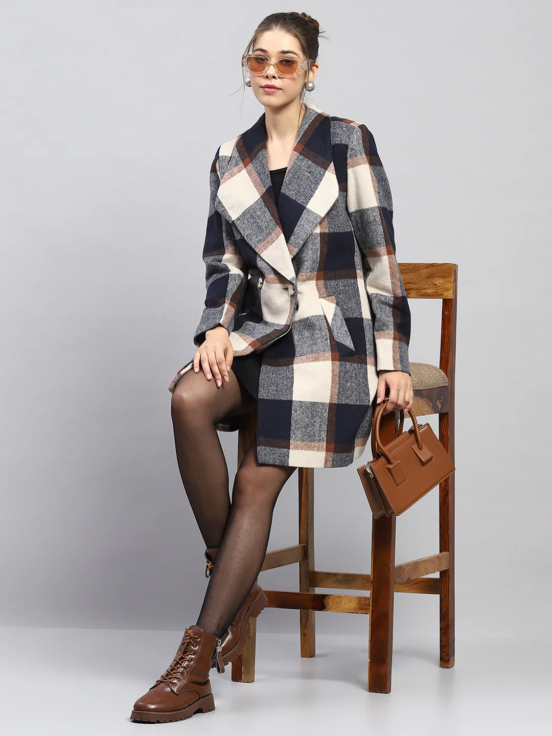 Women Navy Blue Check Notch lapel Collar Full Sleeve Coat - Image 2