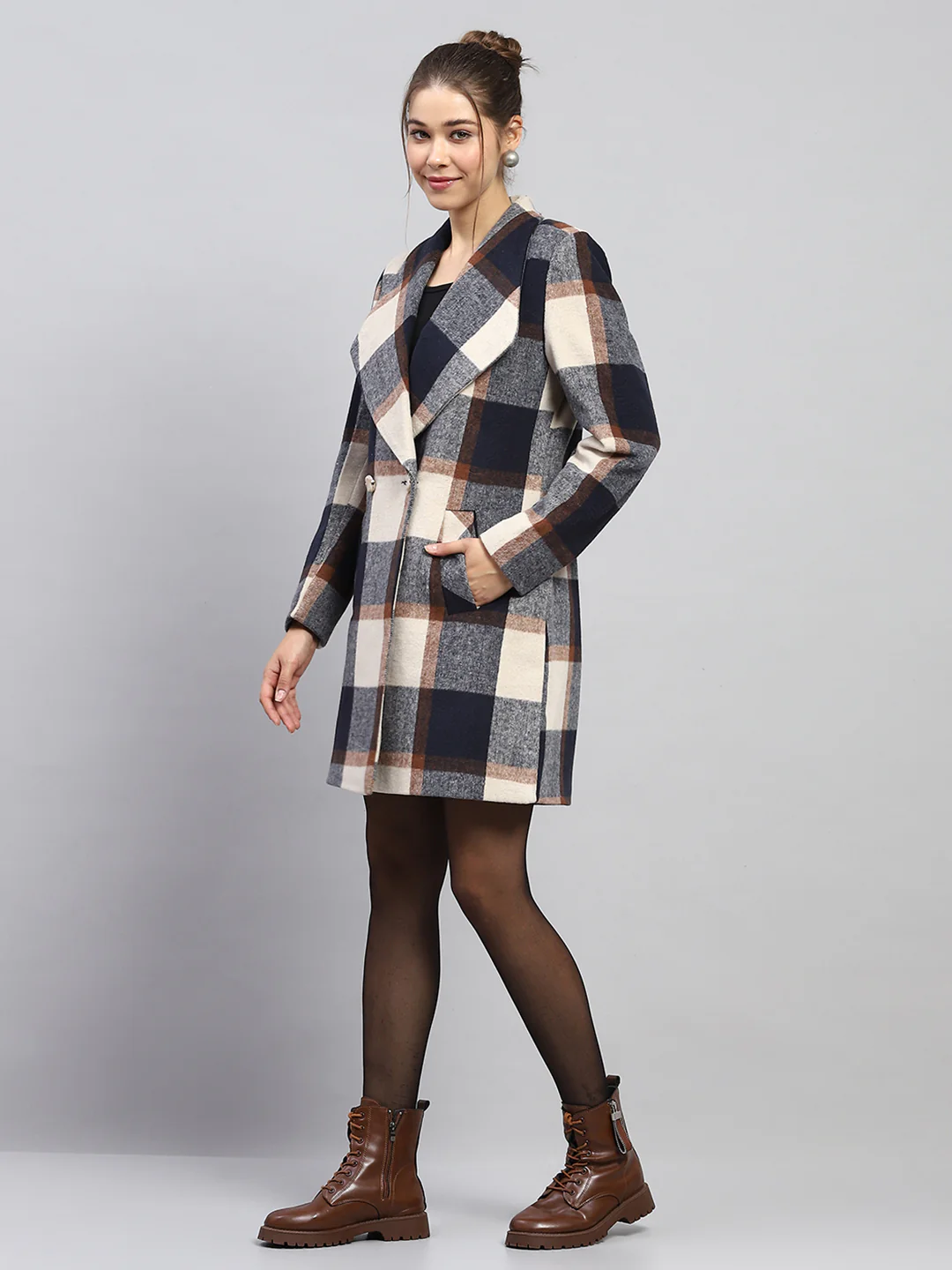 Women Navy Blue Check Notch lapel Collar Full Sleeve Coat - Image 3