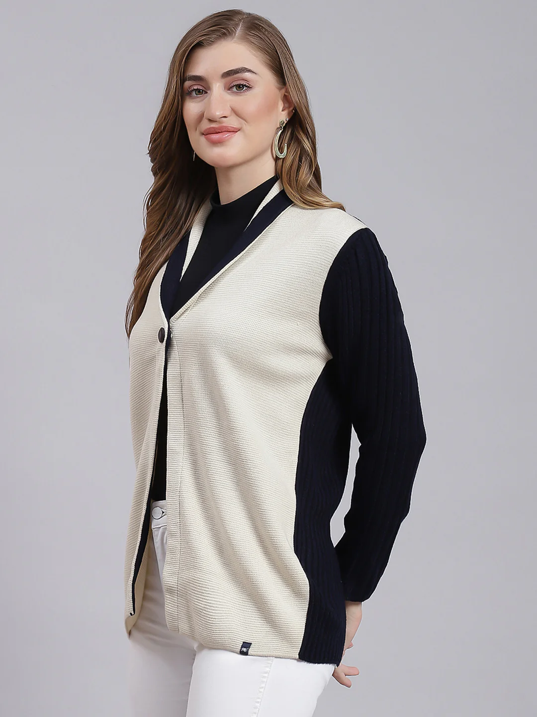 Women Navy Blue & Cream Solid Wool blend Cardigan - Image 4