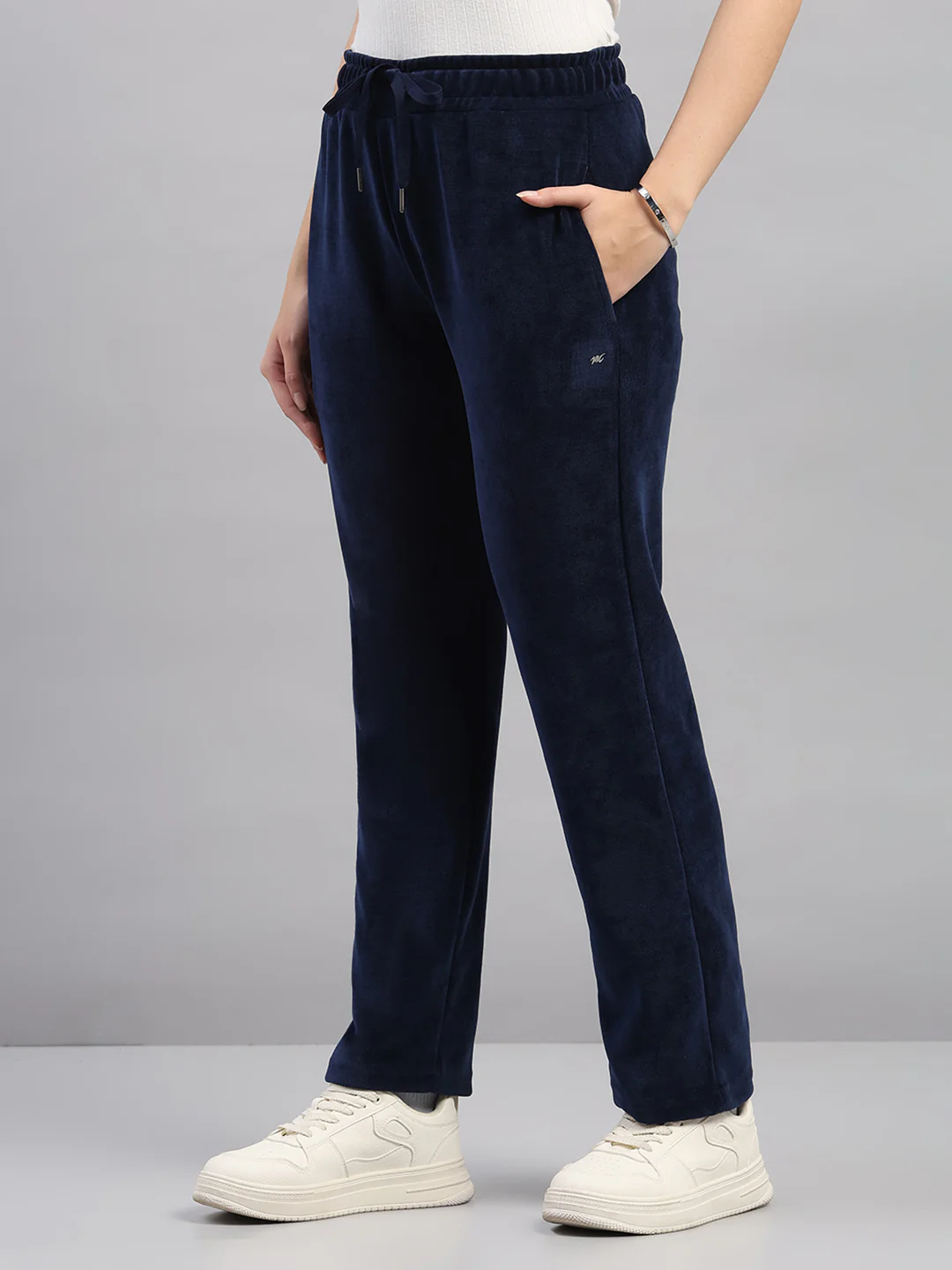 Women Navy Blue Printed Hooded Full Sleeve Winter Tracksuit - Image 7