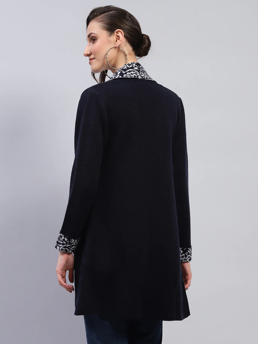Women Navy Blue Printed Notch Lapel Collar Full Sleeve Cardigan - Image 5