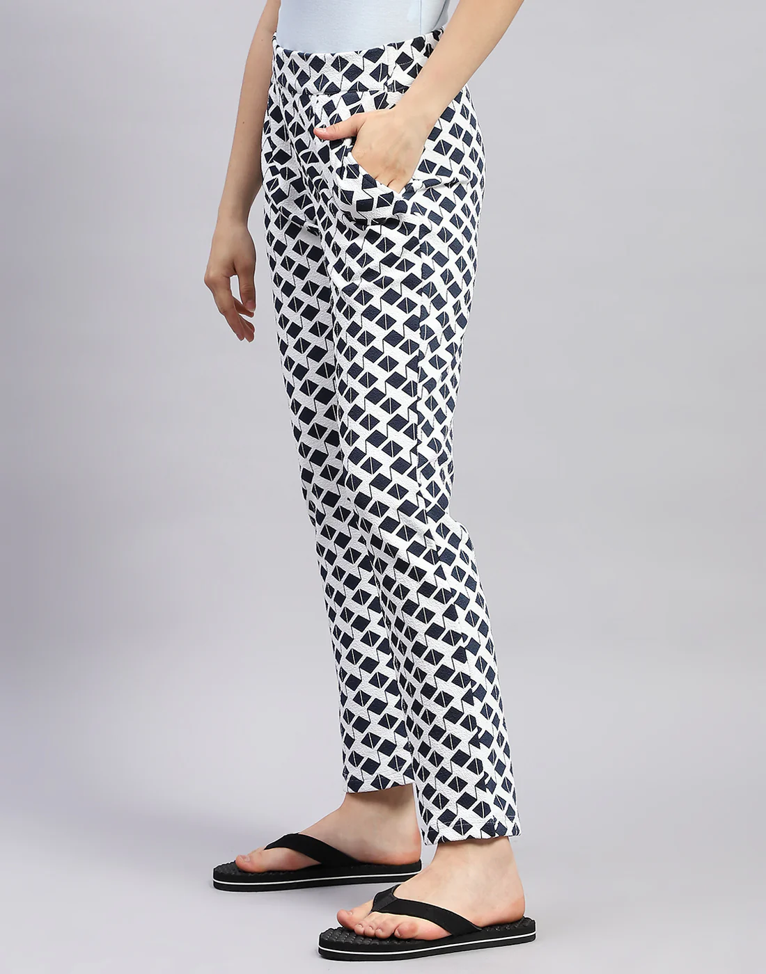 Women Navy Blue Printed Regular Fit Lower - Image 3