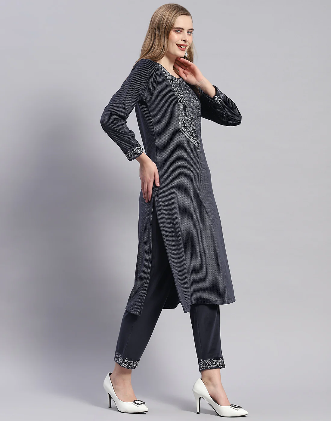 Women Navy Blue Self Design Round Neck Full Sleeve Kurti+Lower Set - Image 4