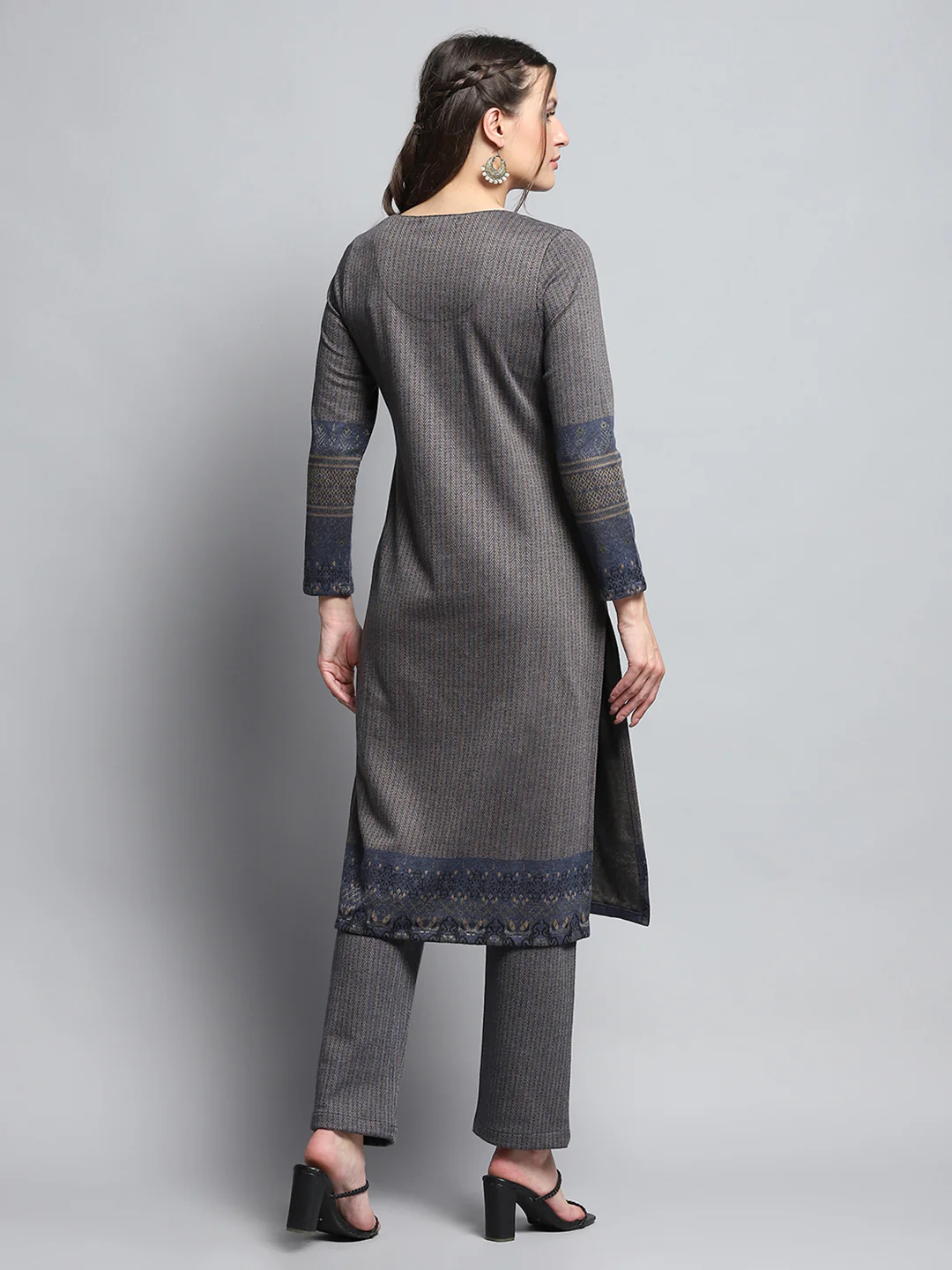 Women Navy Blue Self Design Round Neck Full Sleeve Kurti Set for Winter - Image 5