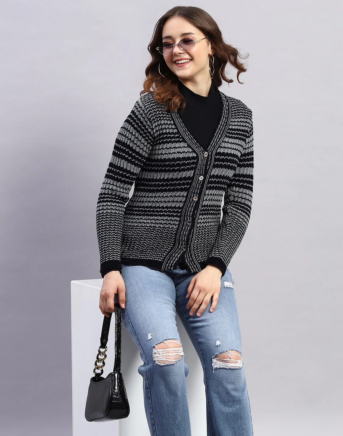Women Navy Blue Self Design V Neck Full Sleeve Cardigan - Image 2