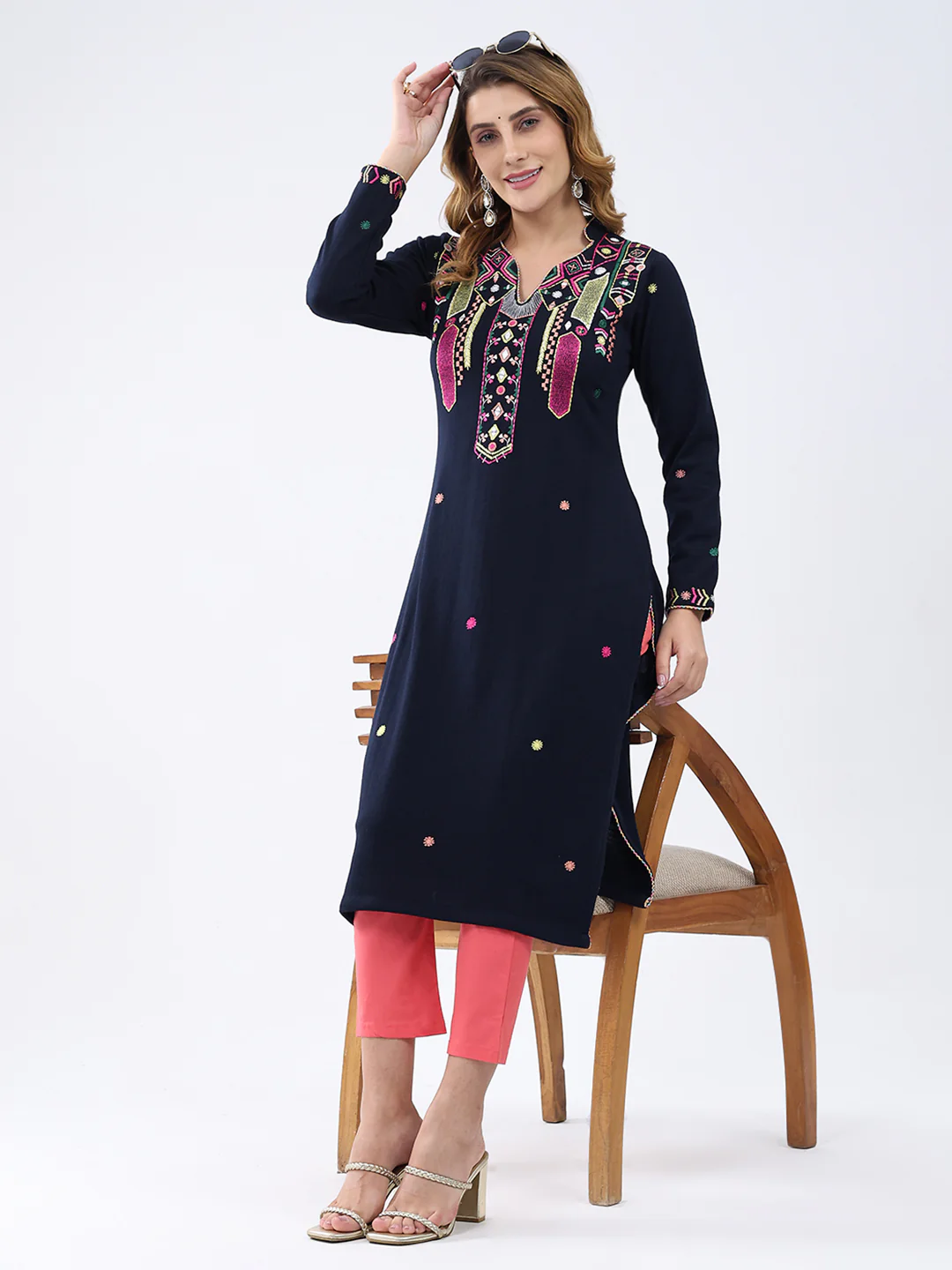 Women Navy Blue Self Design V Neck Full Sleeve Winter Kurti - Image 2