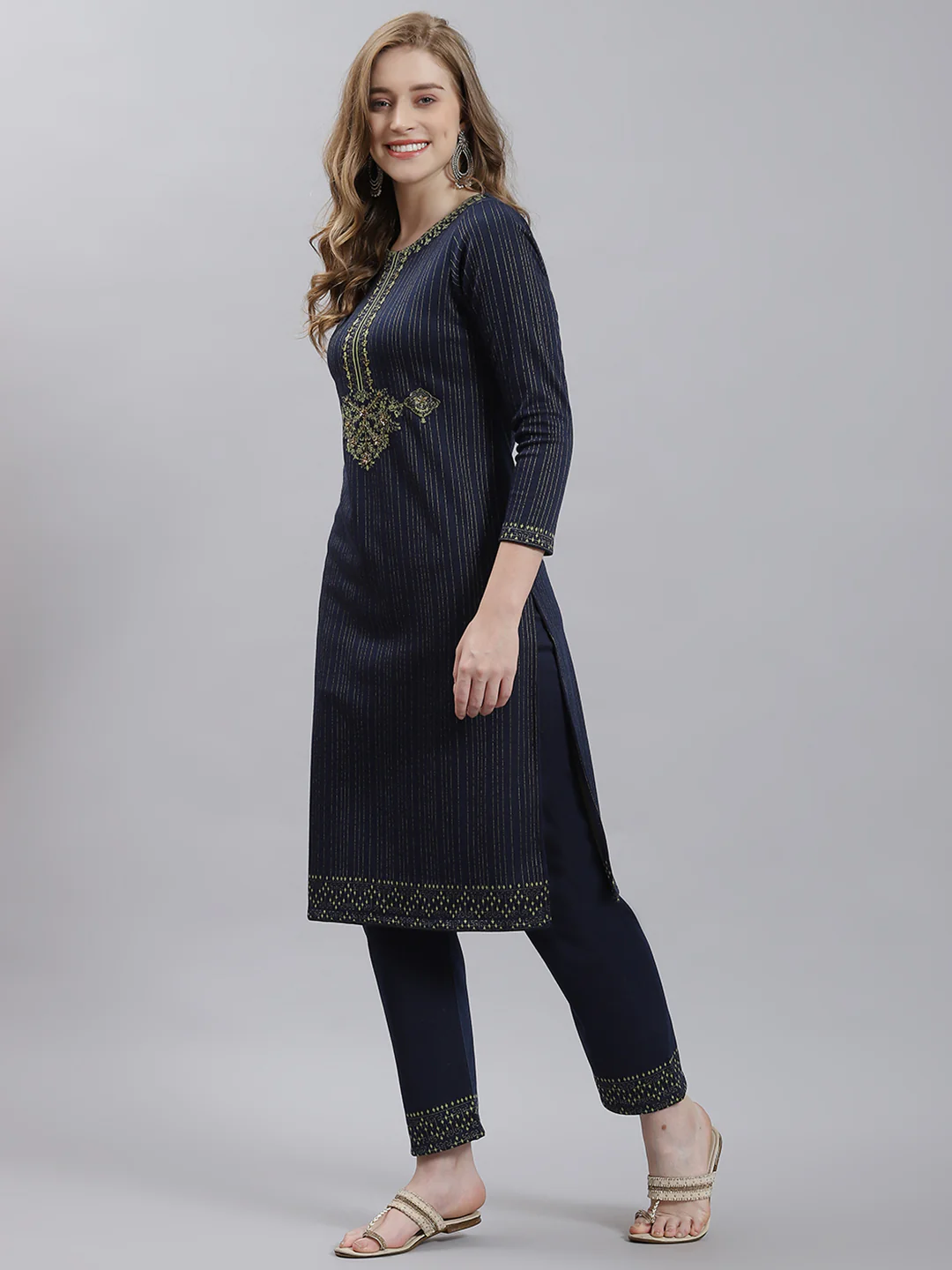 Women Navy Blue Self Kurti+Lower Set - Image 3