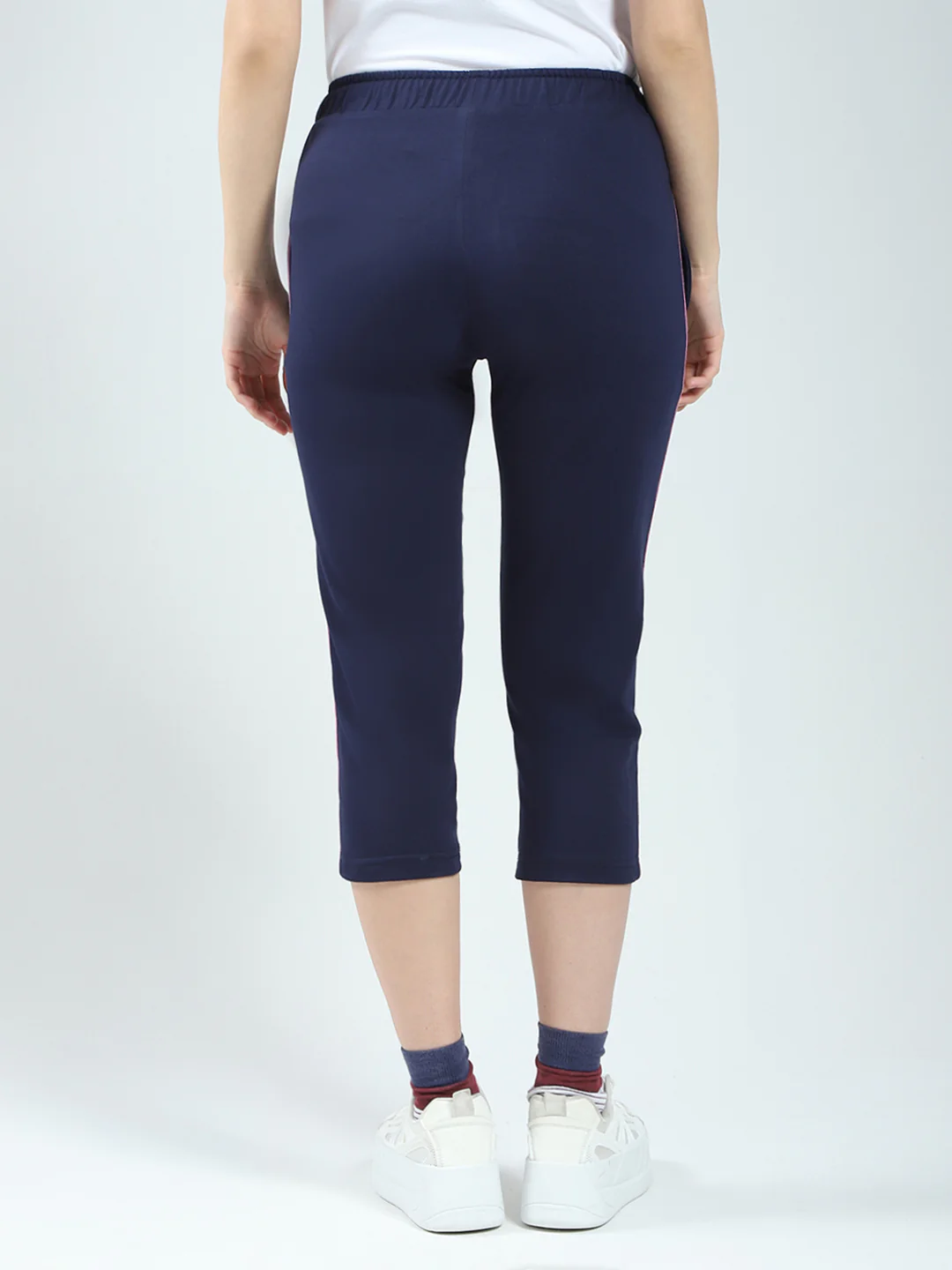 Women Navy Blue Solid Regular Fit Capri - Image 5