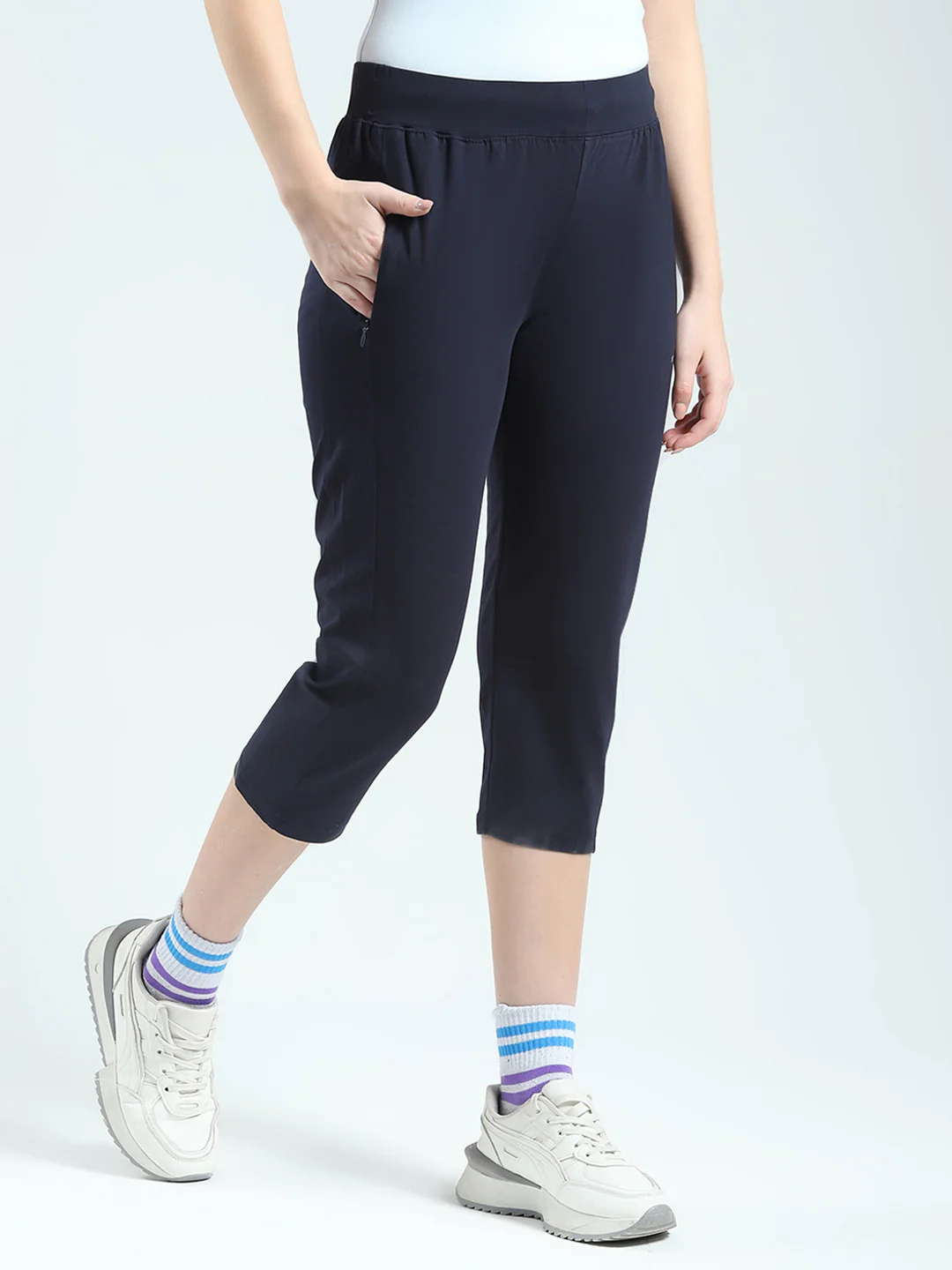 Women Navy Blue Solid Regular Fit Capri - Image 4