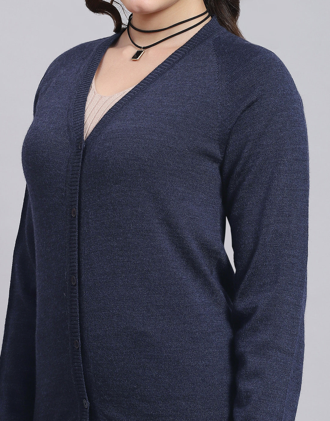 Women Navy Blue Solid V Neck Full Sleeve Cardigan - Image 6