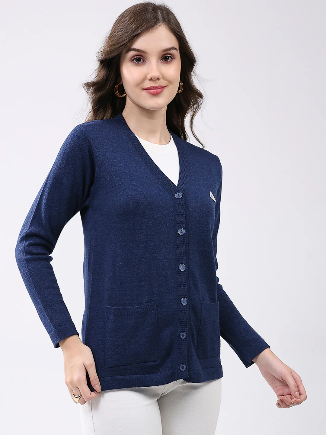Women Navy Blue Solid V Neck Full Sleeve Cardigan - Image 4