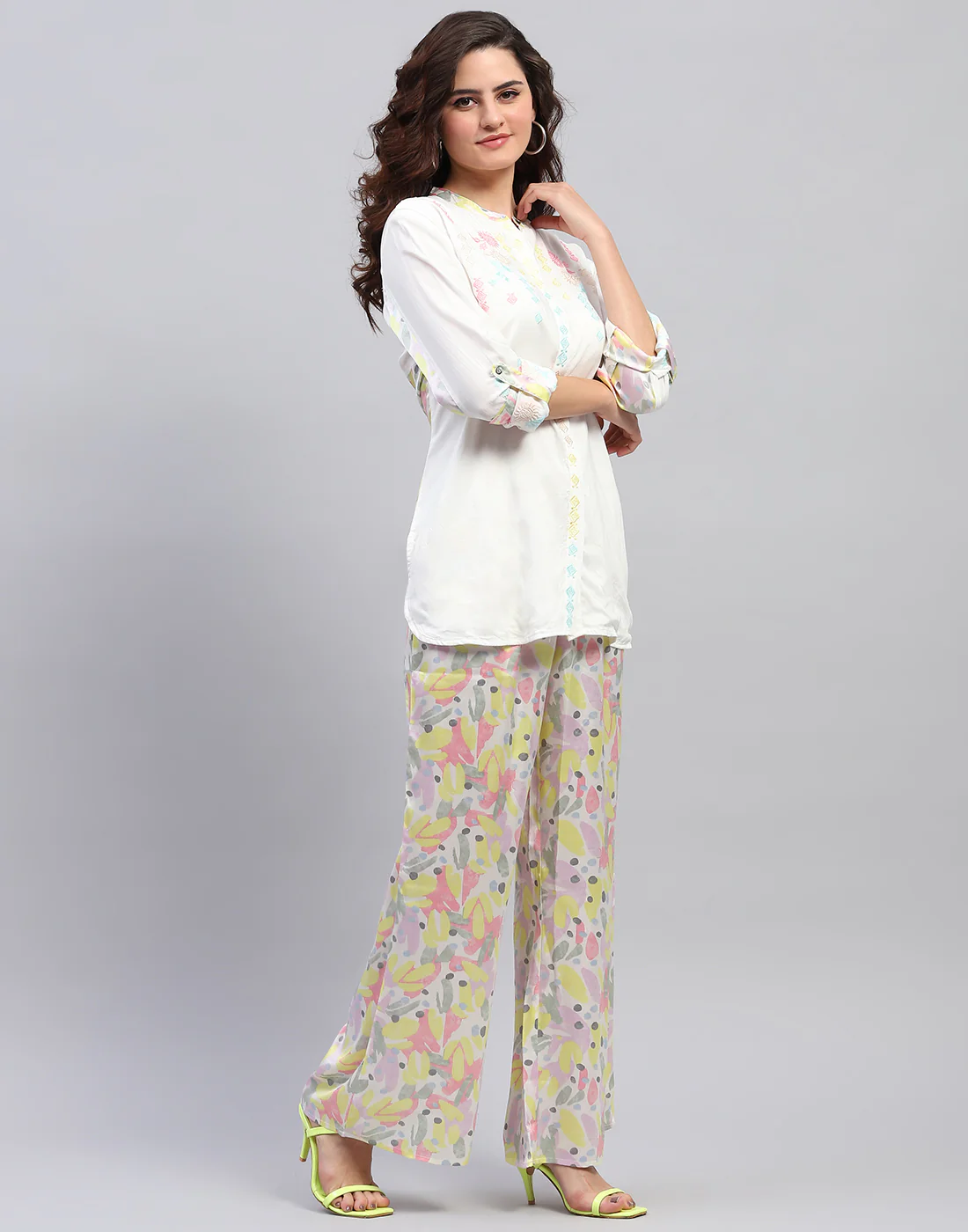 Women Off White Embroidered Front Open Full Sleeve Cords Set - Image 5