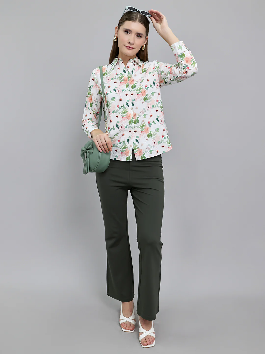 Women Off White Floral Print Collar Full Sleeve Top - Image 6