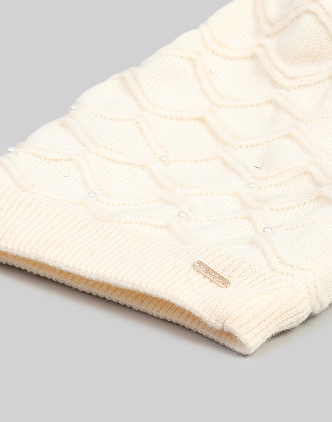 Women Off White Printed Blend Wool Cap - Image 7