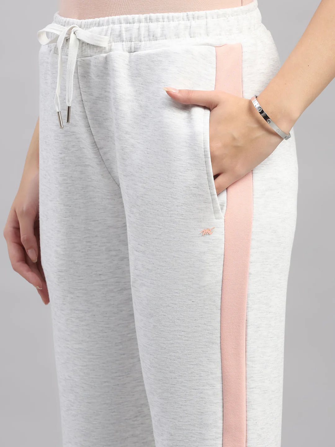 Women Off White Printed Mock Neck Full Sleeve Winter Tracksuit - Image 9
