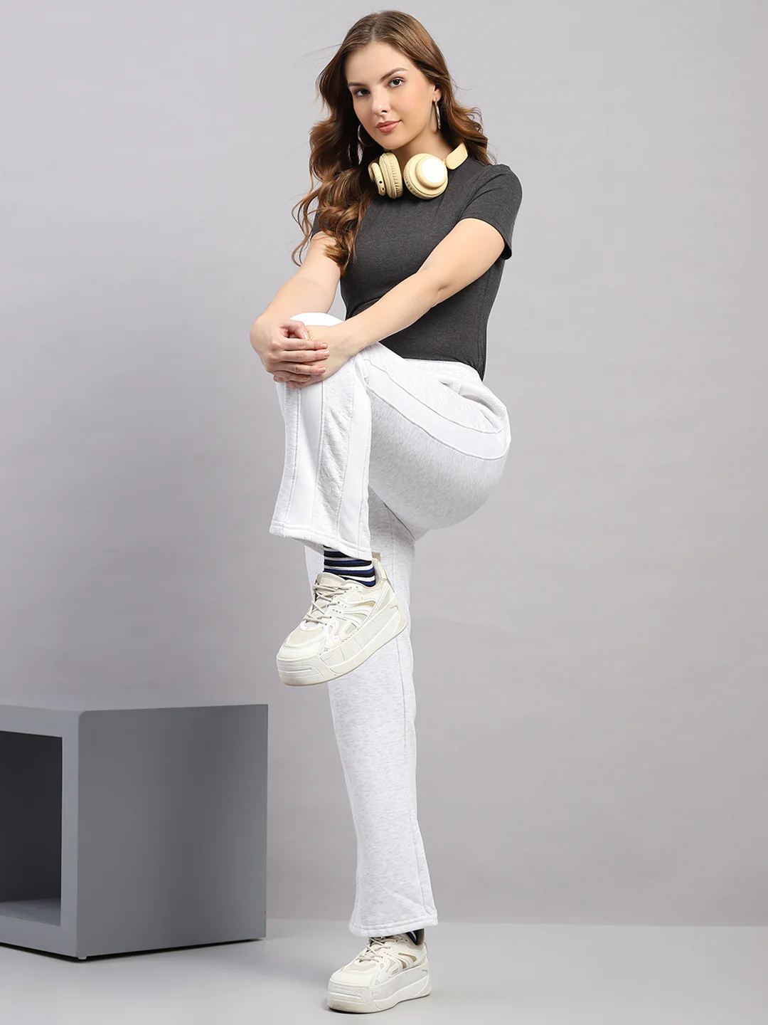Women Off White Printed Regular Fit Winter Lower - Image 2