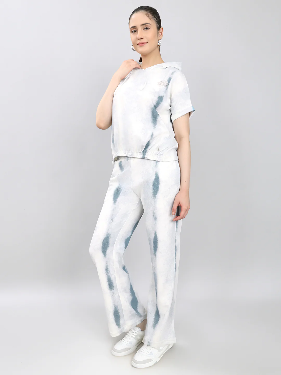 Women Off White Printed Round Neck Half Sleeve Cords Set - Image 2