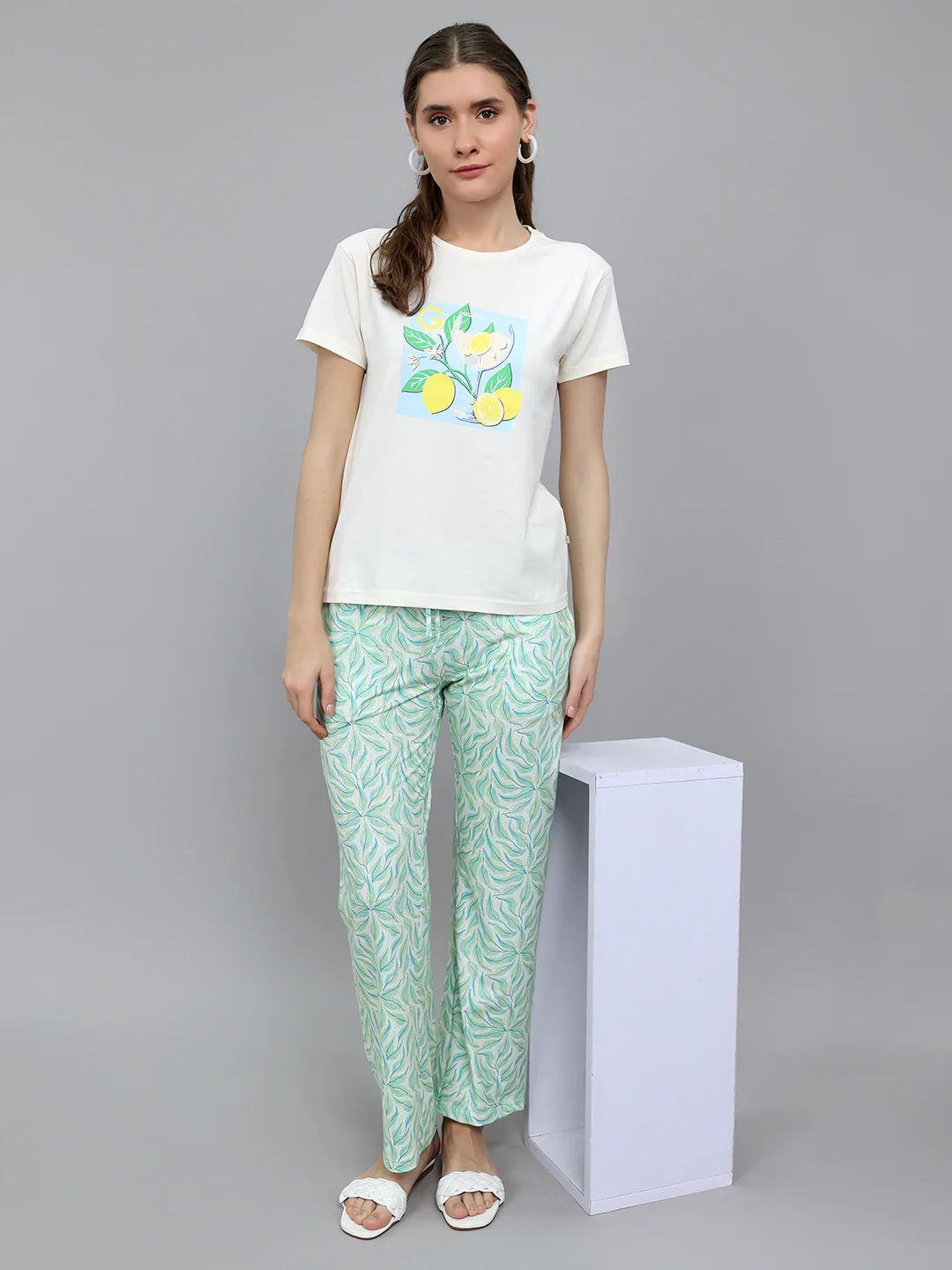 Women Off White Printed Round Neck Half Sleeve Lower Set - Image 6