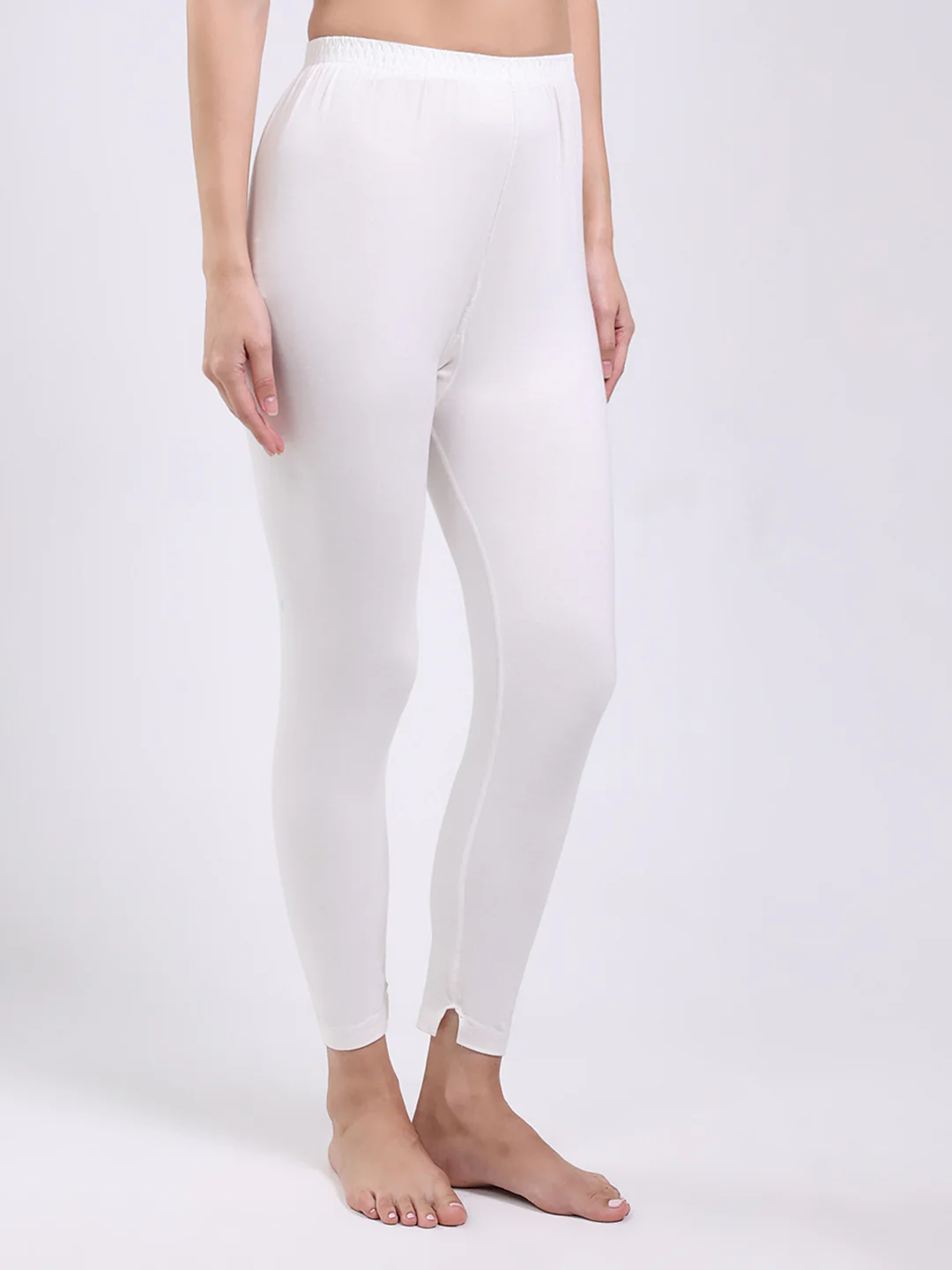 Women Off White Solid Regular Fit Thermal Lower - Image 4