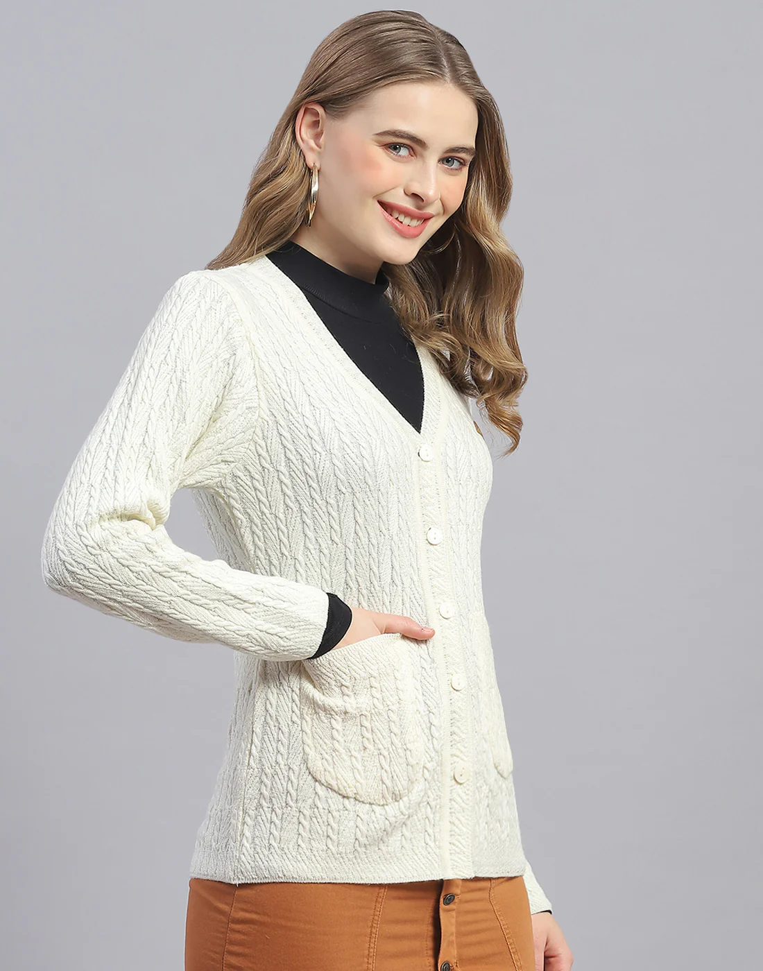 Women Off White Solid V Neck Full Sleeve Cardigan - Image 4