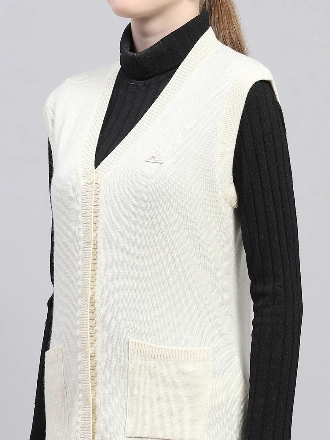 Women Off White Solid V Neck Sleeveless Cardigan - Image 6