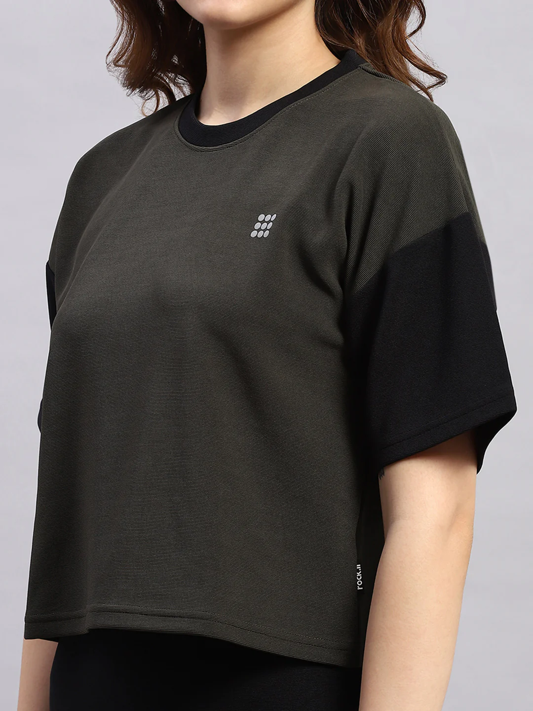 Rock.it Women Olive & Black Solid Round Neck Half Sleeve Cords Set - Image 7