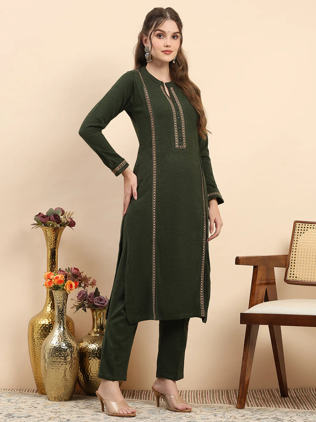 Women Olive Printed Round Neck Full Sleeve Kurti Set for Winter - Image 4