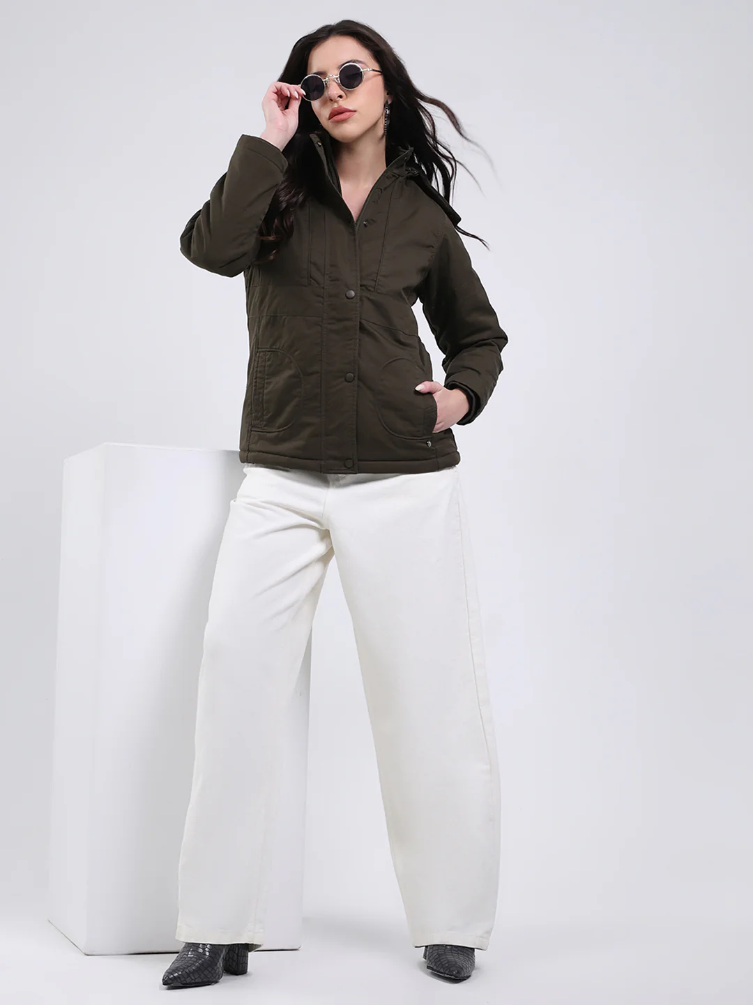 Women Olive Solid Hooded Full Sleeve Jacket - Image 2