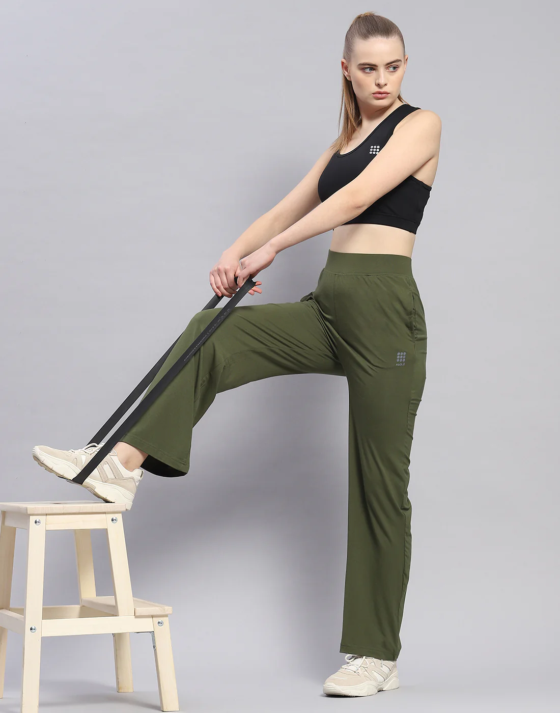 Rock.it Women Olive Solid Regular Fit Yoga Pant - Image 6