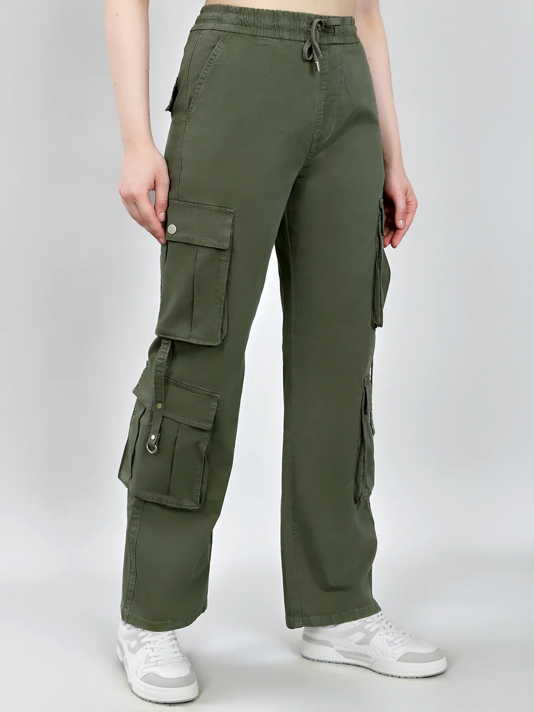 Women Olive Solid Straight Fit Cargo - Image 3