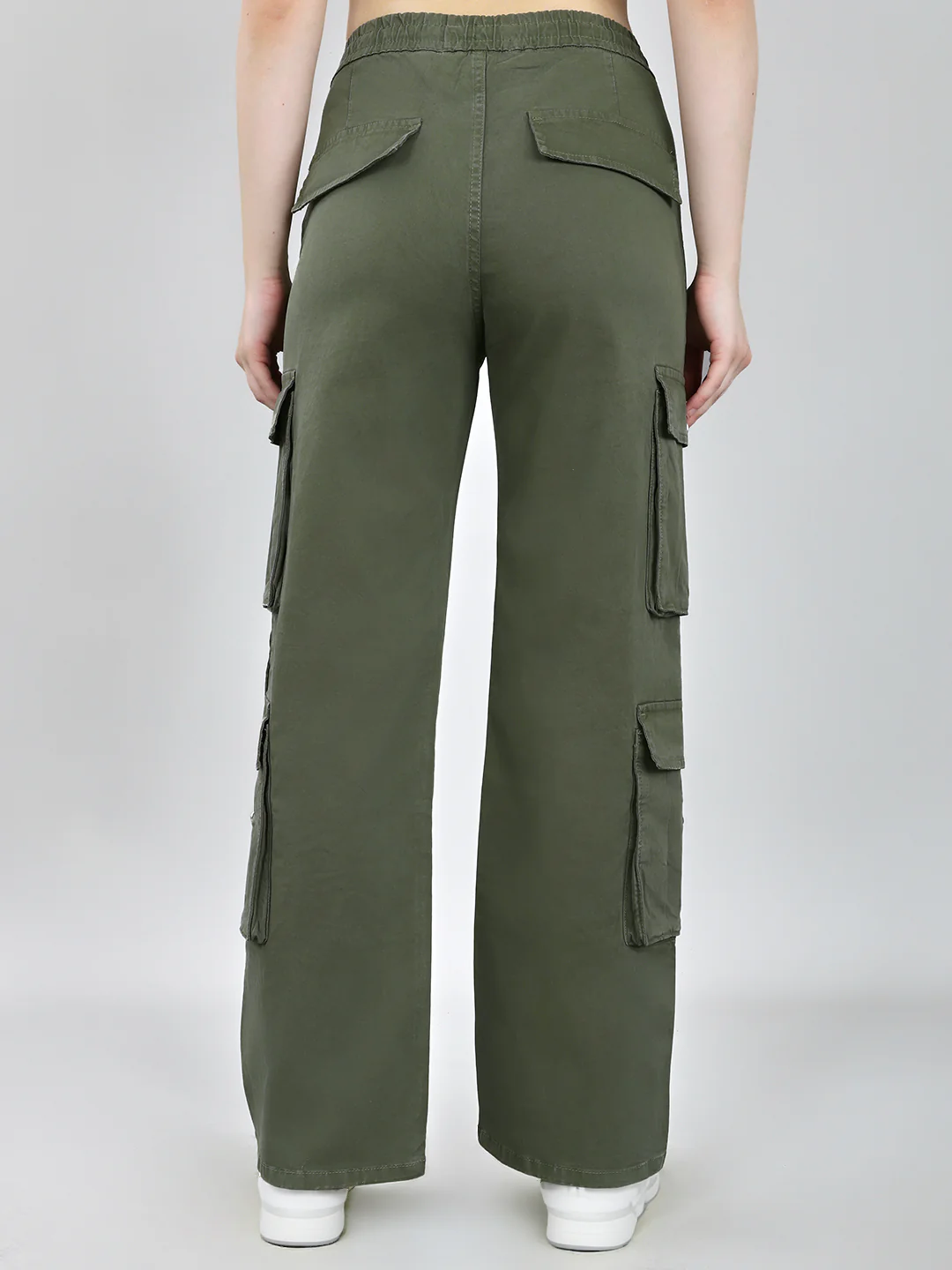 Women Olive Solid Straight Fit Cargo - Image 4