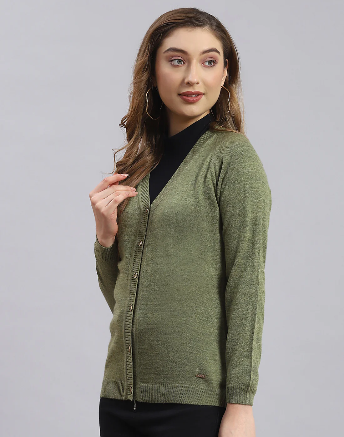 Women Olive Solid V Neck Full Sleeve Sweater - Image 3