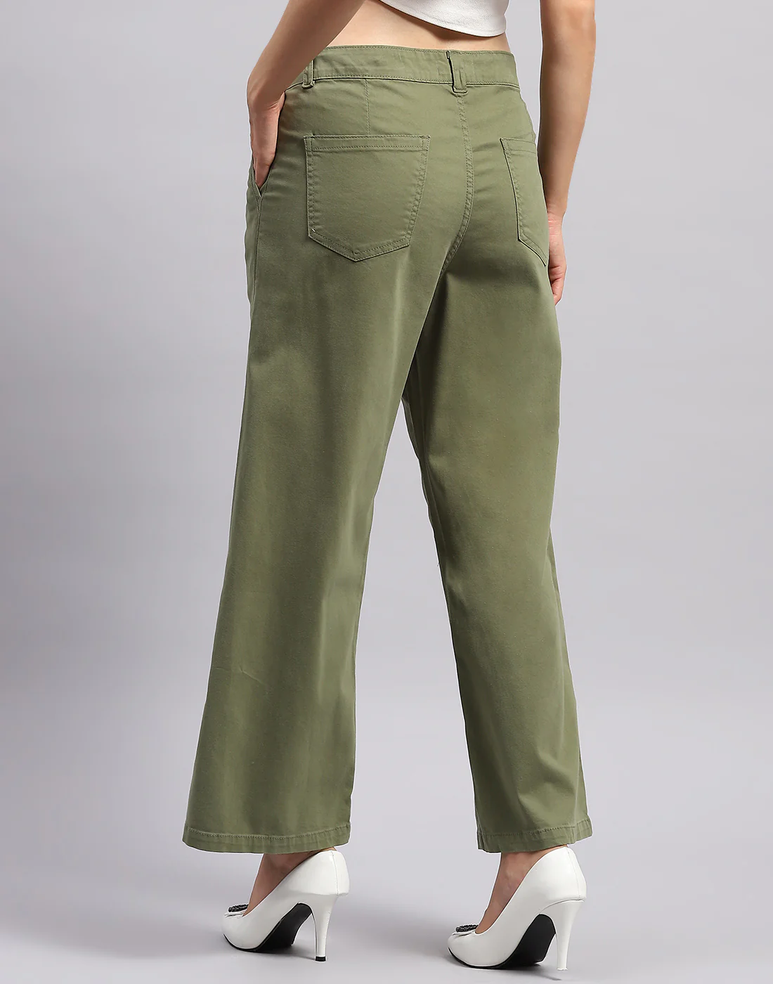 Women Olive Solid Wide Leg Trouser - Image 5