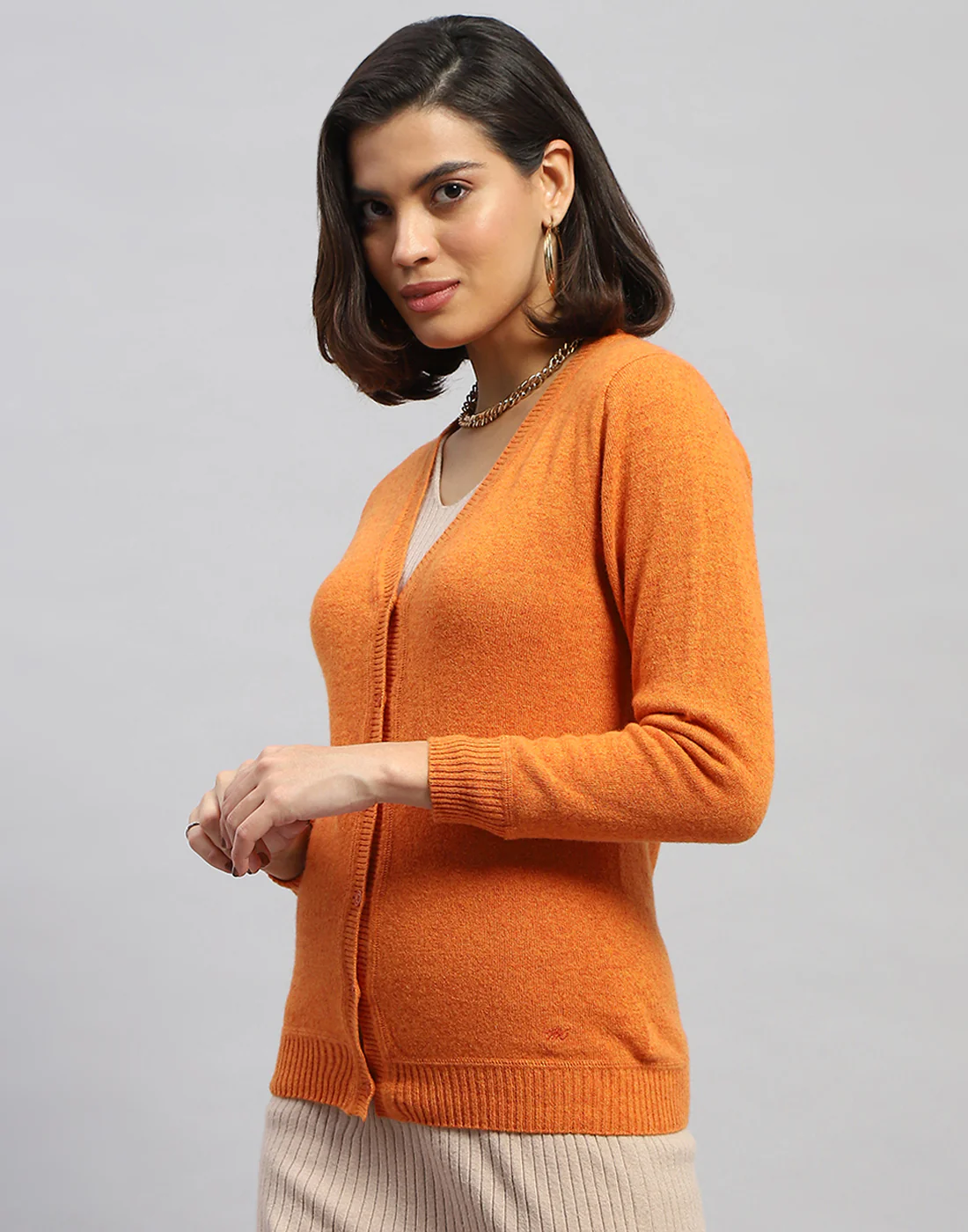 Women Orange Solid V Neck Full Sleeve Cardigan - Image 3