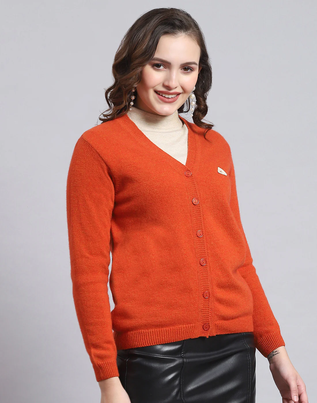 Women Orange Solid V Neck Full Sleeve Sweater - Image 4