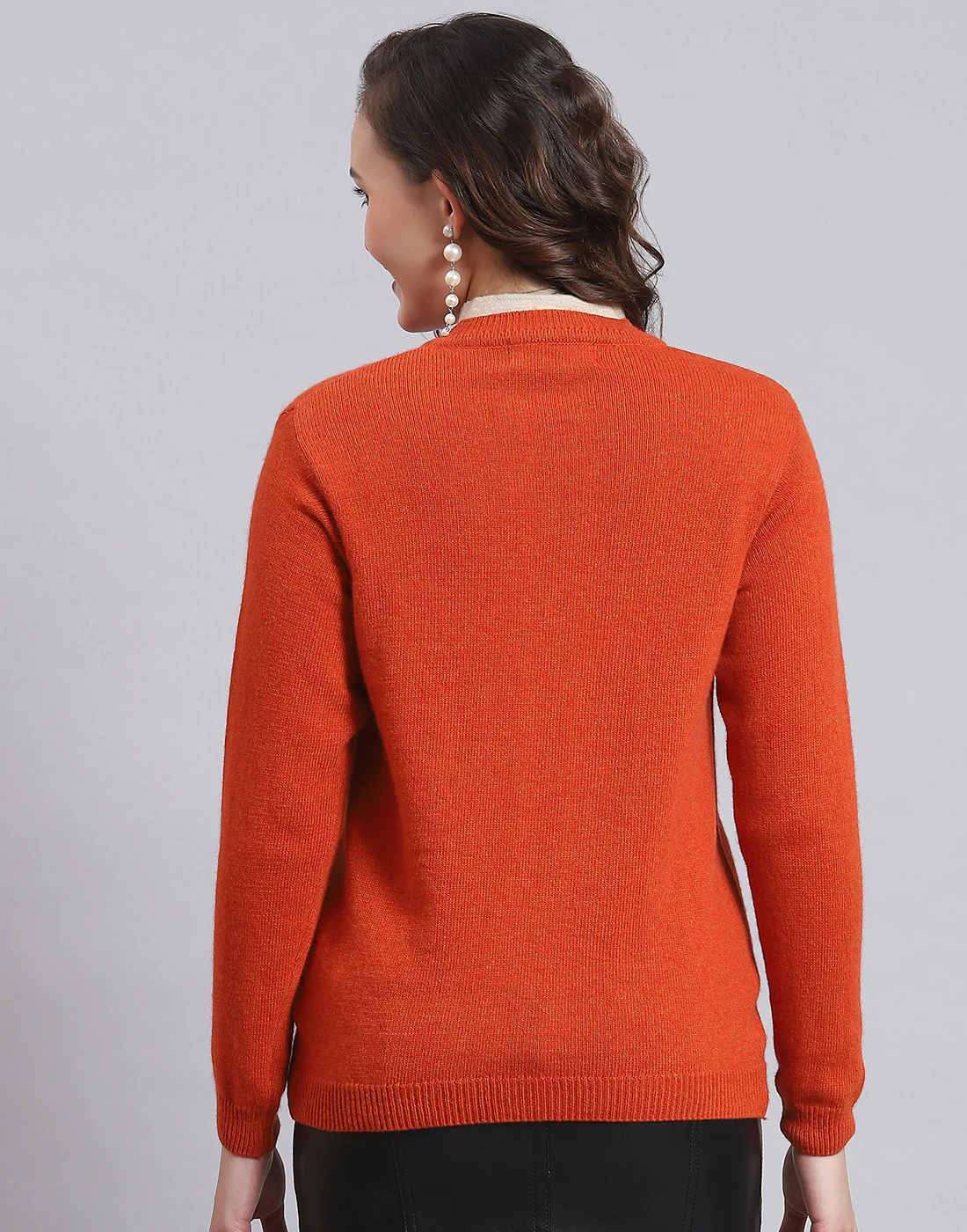 Women Orange Solid V Neck Full Sleeve Sweater - Image 5