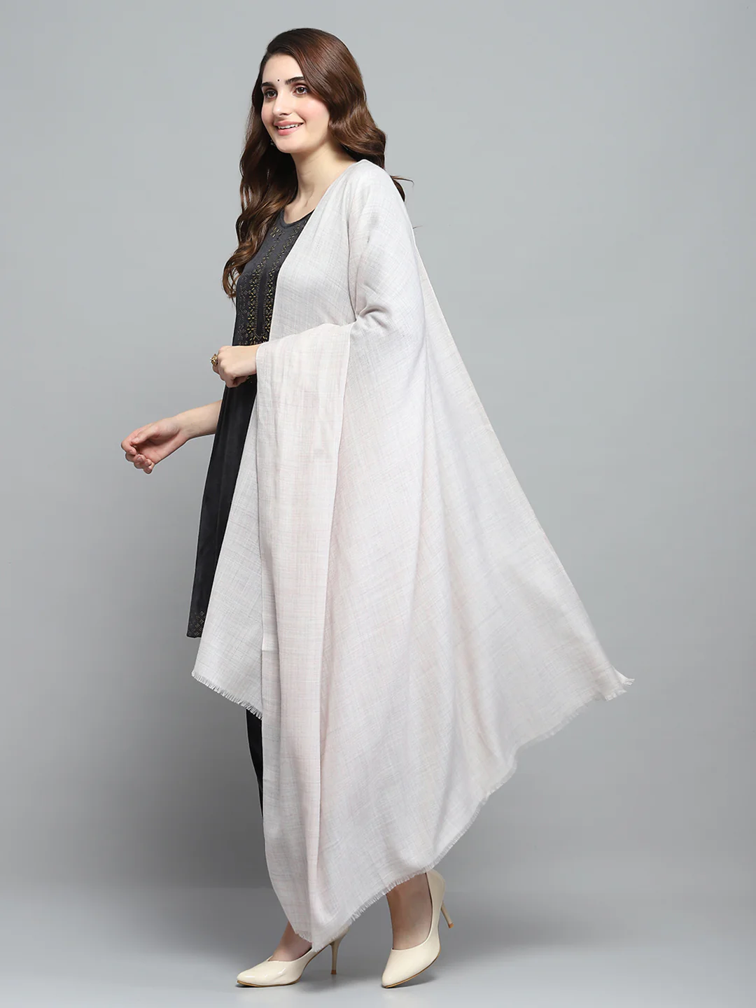 Women Peach Solid Shawl - Image 3