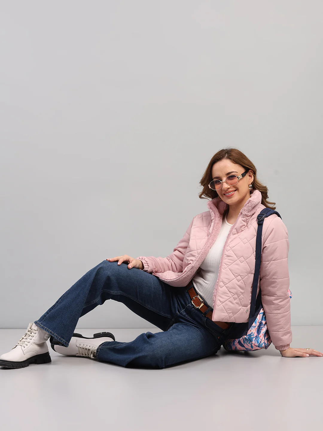 Women Pink Solid Collar Full Sleeve Reversible Jacket - Image 2
