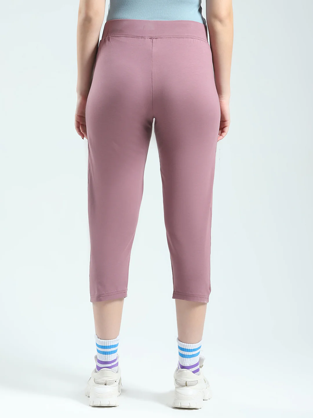 Women Pink Solid Regular Fit Capri - Image 5