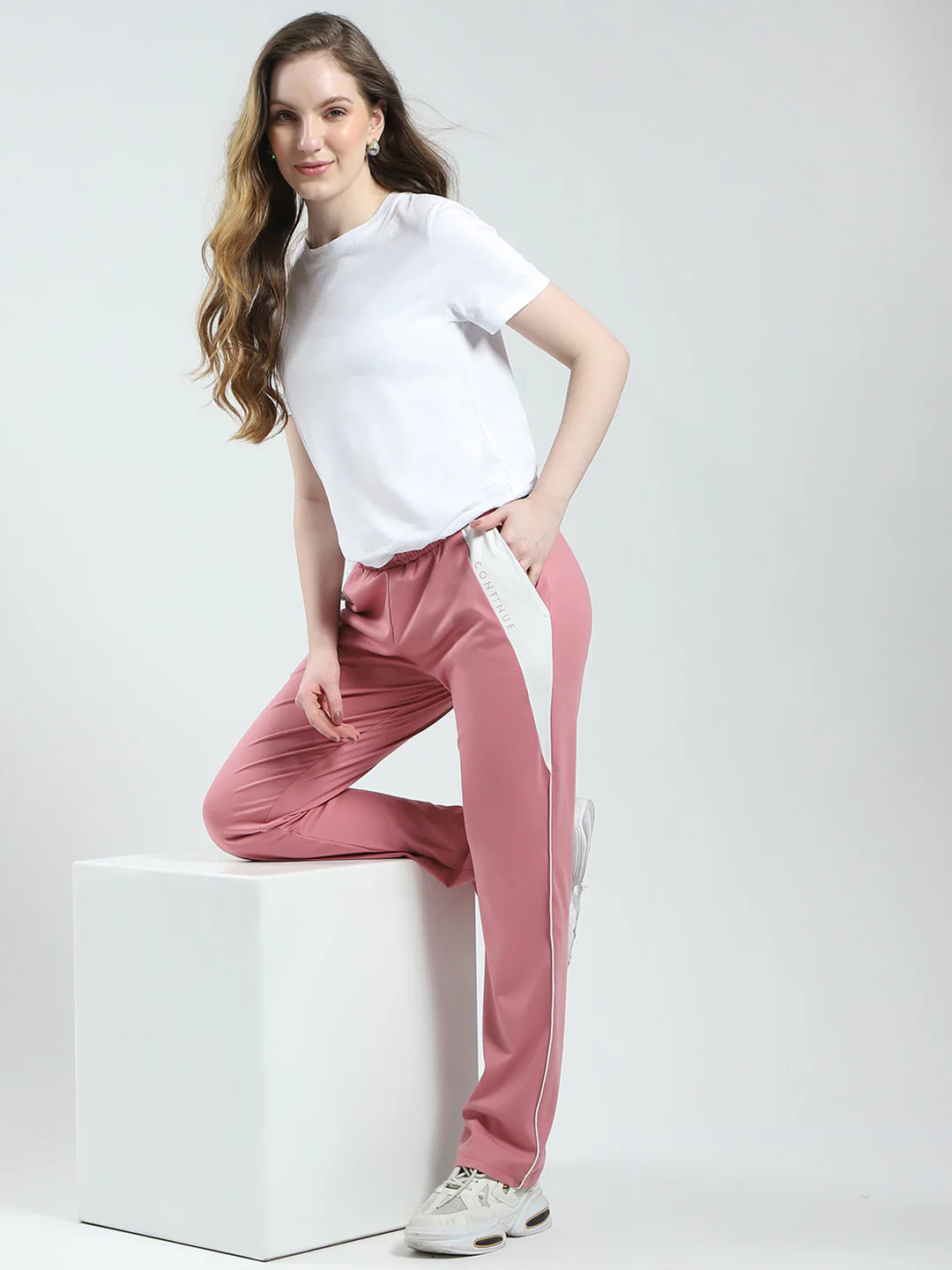 Women Pink Solid Regular Fit Lower - Image 2