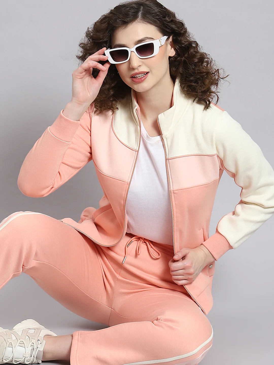 Women Pink Solid Stand Collar Full Sleeve Tracksuit - Image 5