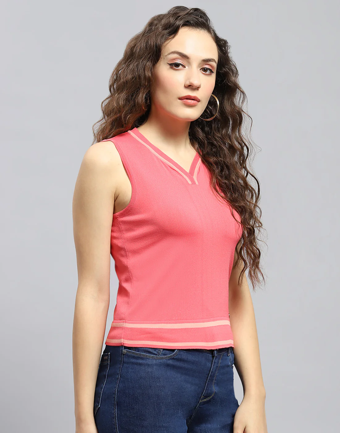 Women Pink Solid V Neck Sleeveless Top - Image 4
