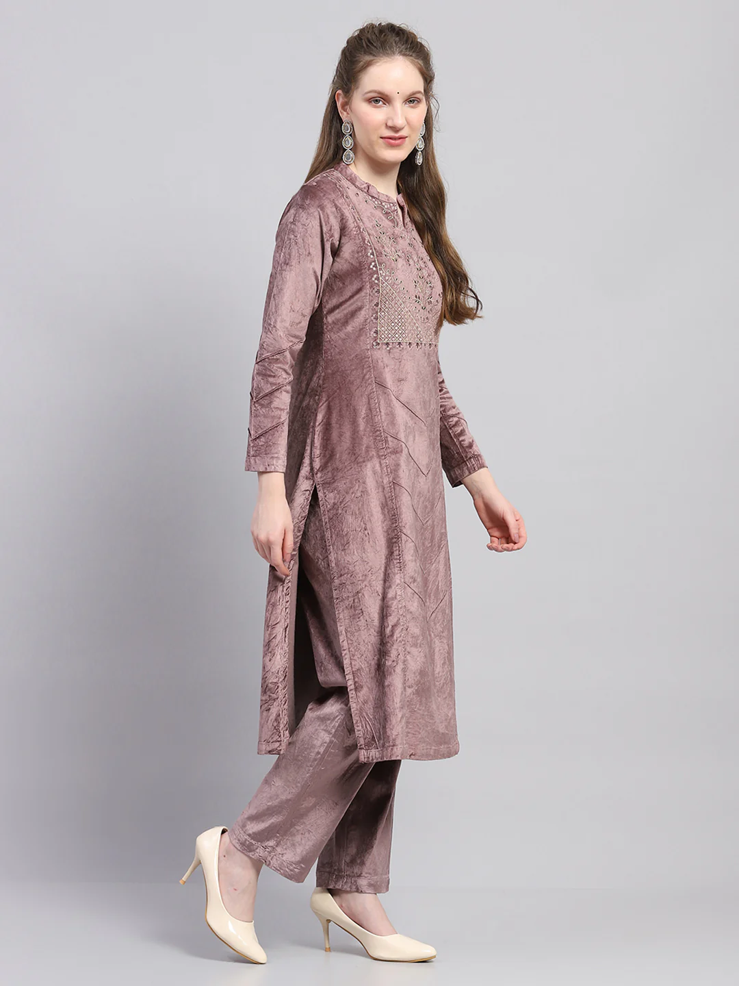 Women Purple Embroidered Round Neck Full Sleeve Kurti Set with Stole - Image 4