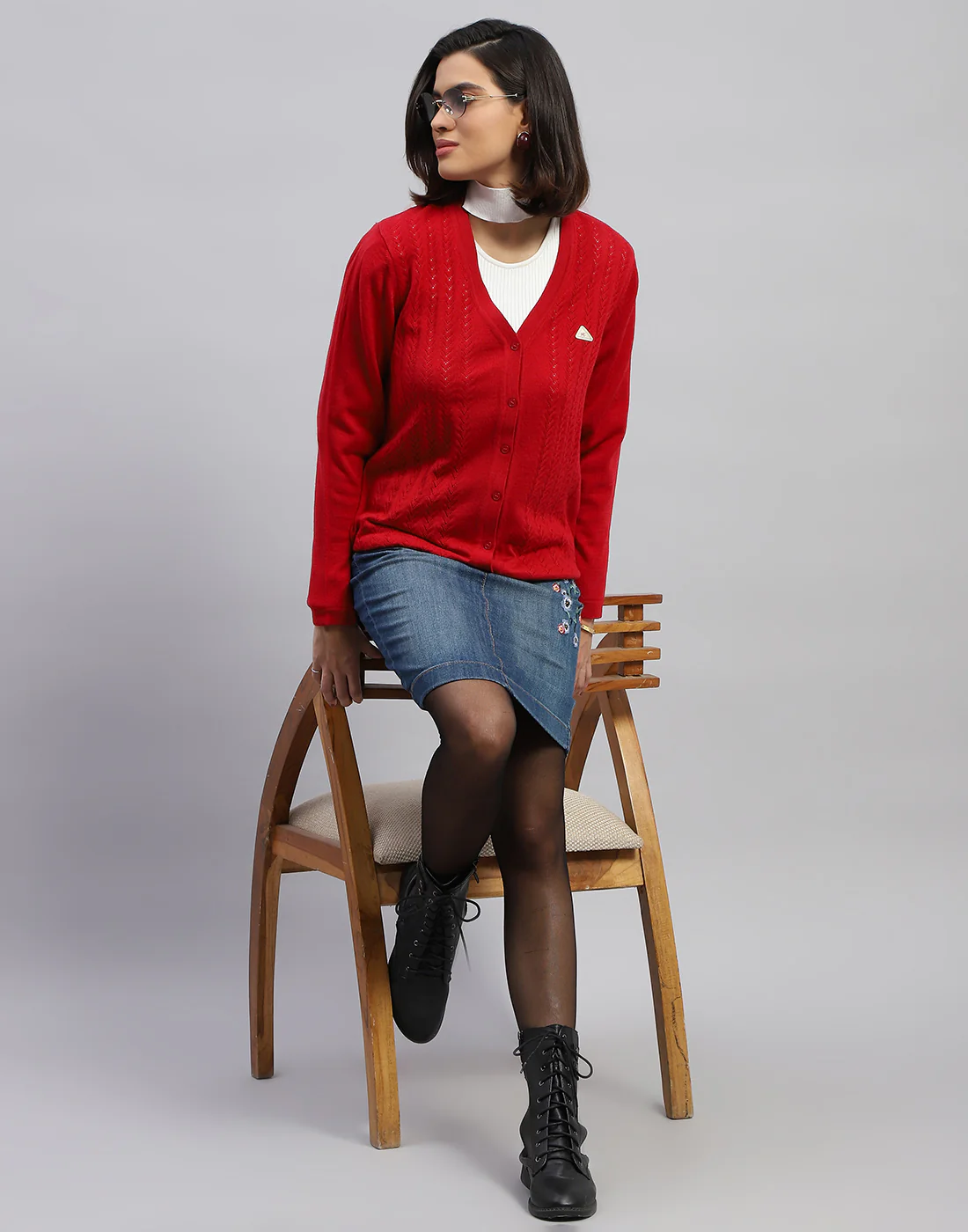 Women Red Self Design V Neck Full Sleeve Cardigan - Image 2