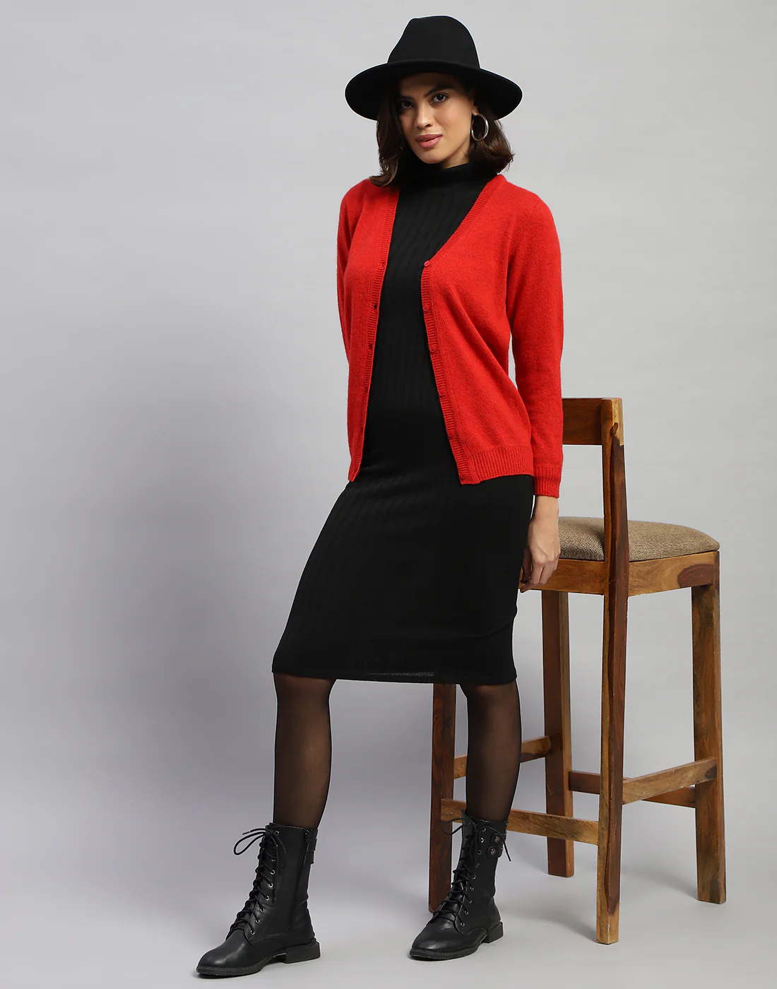 Women Red Solid V Neck Full Sleeve Cardigan - Image 2