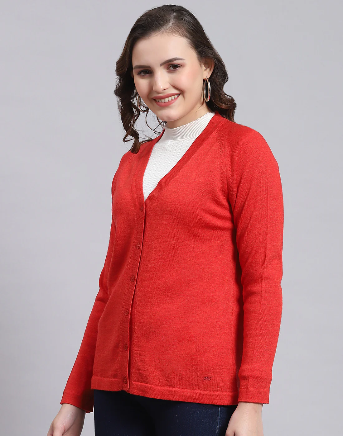 Women Red Solid V Neck Full Sleeve Sweater - Image 4