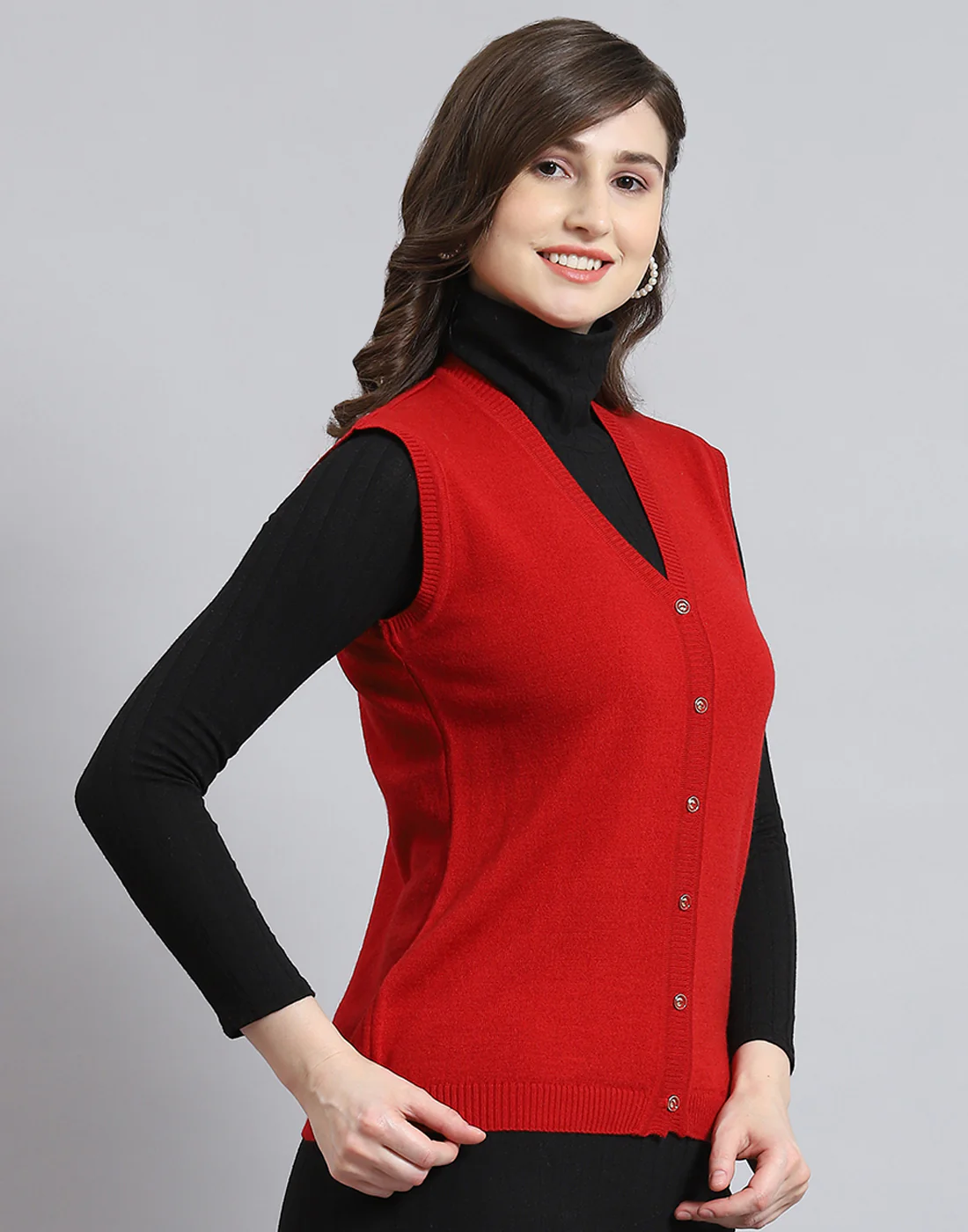 Women Red Solid V Neck Sleeveless Cardigan - Image 4