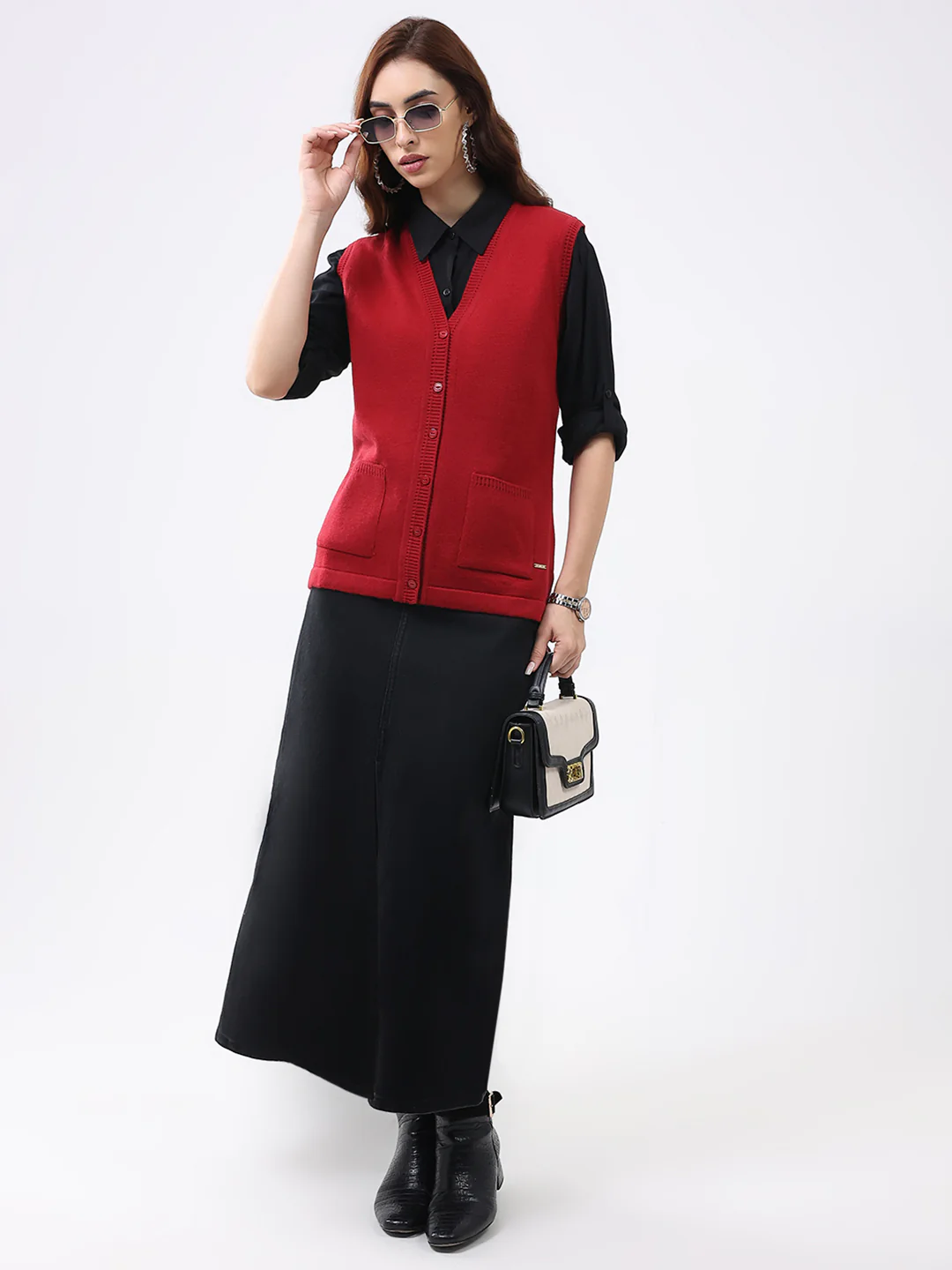 Women Red Solid V Neck Sleeveless Cardigan - Image 2