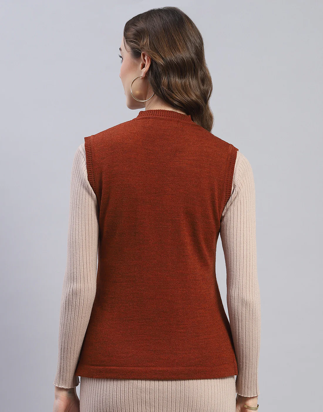 Women Rust Solid V Neck Sleeveless Cardigan - Image 5