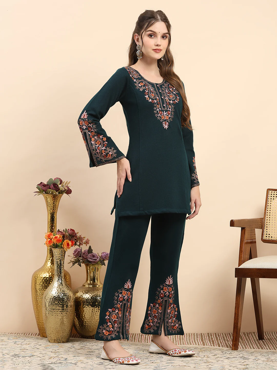 Women Teal Blue Printed Round Neck Full Sleeve Kurti Set for Winter - Image 4